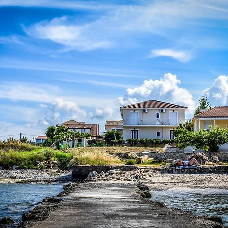 Pelagion II Sea Coral - Beachfront Holiday Home Kypseli Bagian luar foto