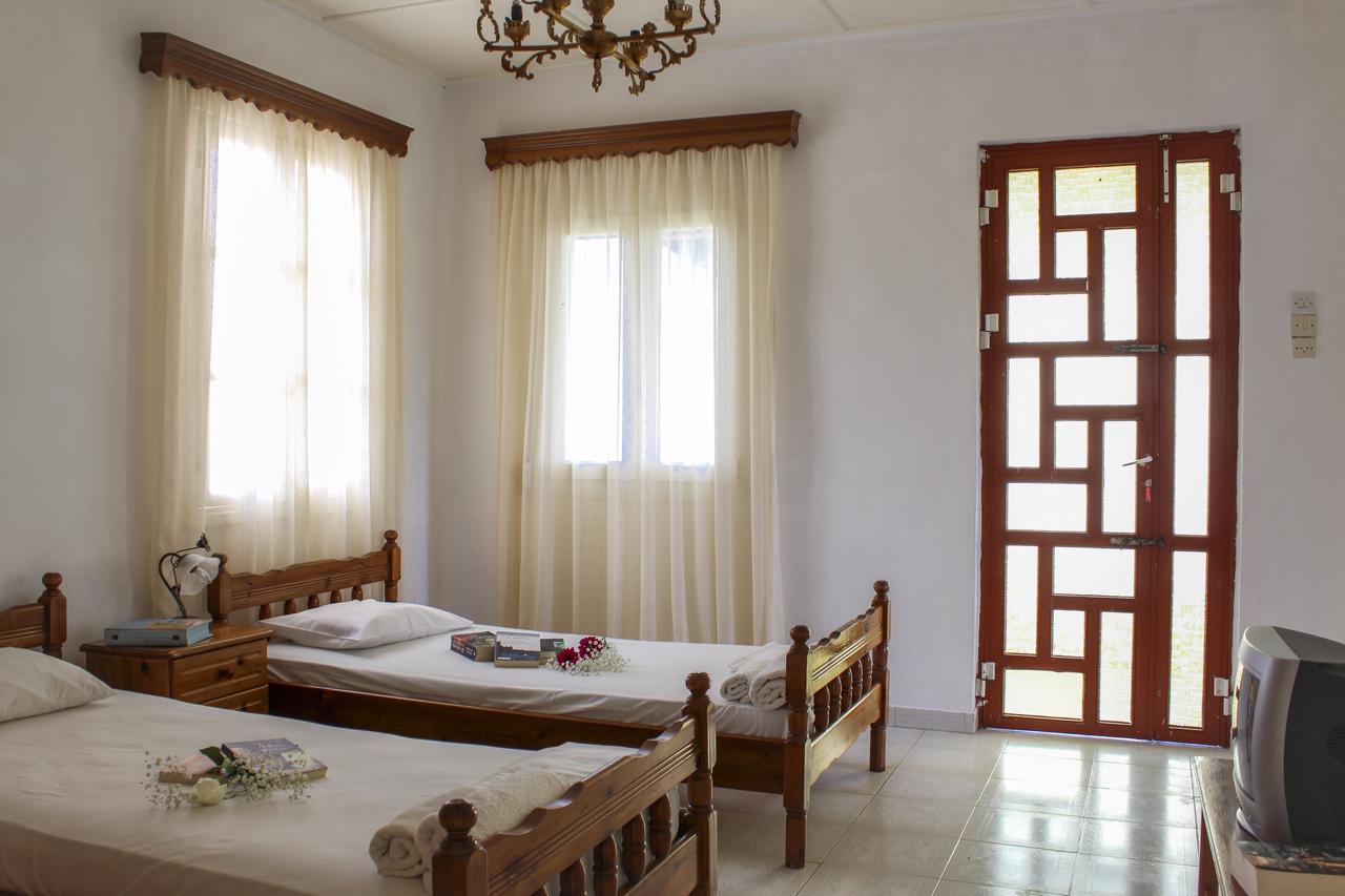 Pelagion II Sea Coral - Beachfront Holiday Home Kypseli Bagian luar foto