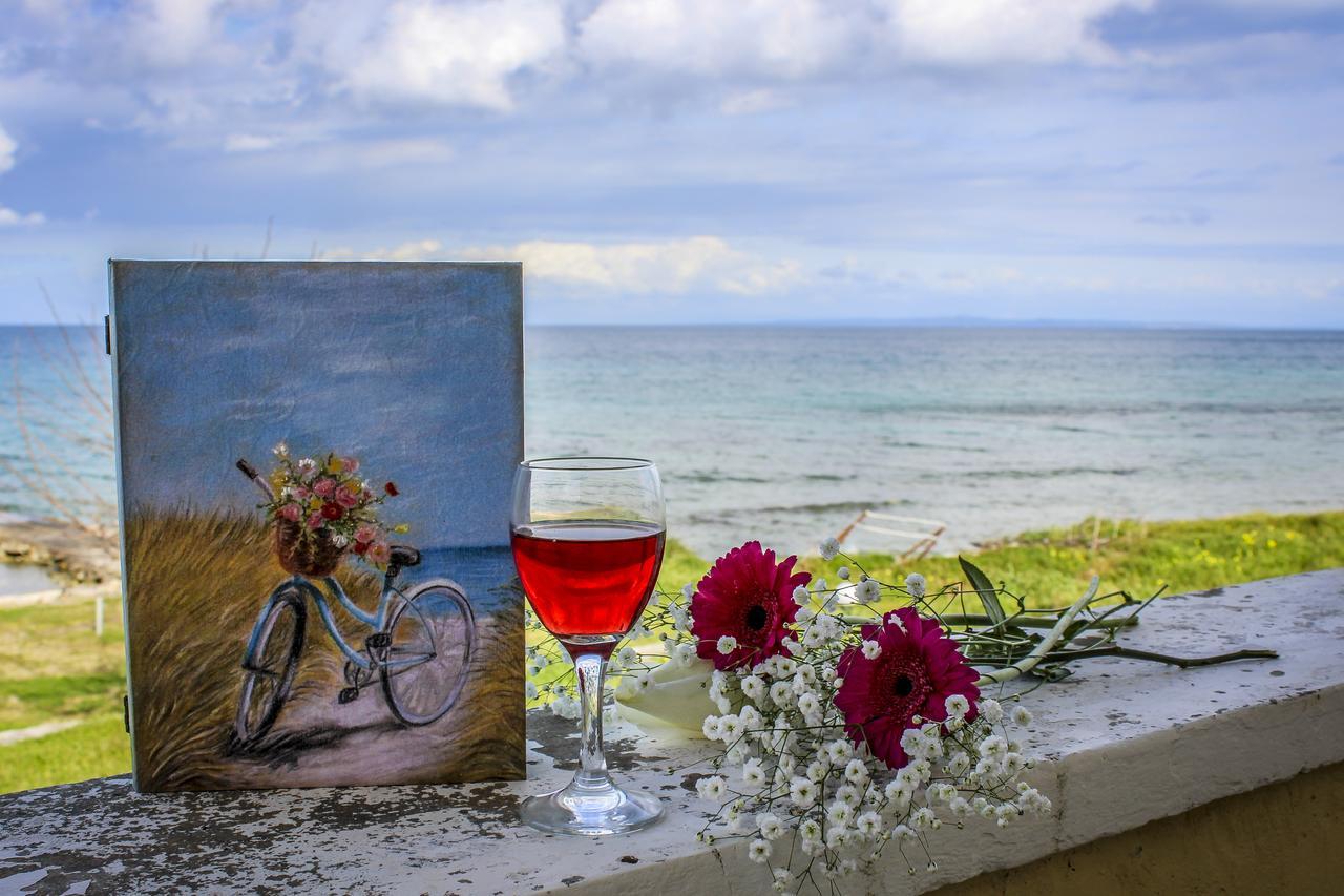 Pelagion II Sea Coral - Beachfront Holiday Home Kypseli Bagian luar foto